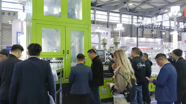 精业机器：一步法生产混色塑料瓶,节省后期喷色成本