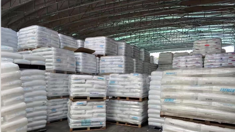 三井 TAFMER™ A-35070S是一种聚 α - 烯烃 (PAO)材料,塑料改性 人造革增韧