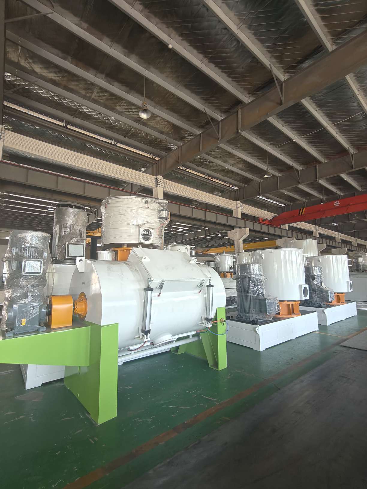 SRL-Z  立式混合机组 
SRL-W 卧式混合机组
热混
冷混
高速混合机
塑料混合机
PVC混