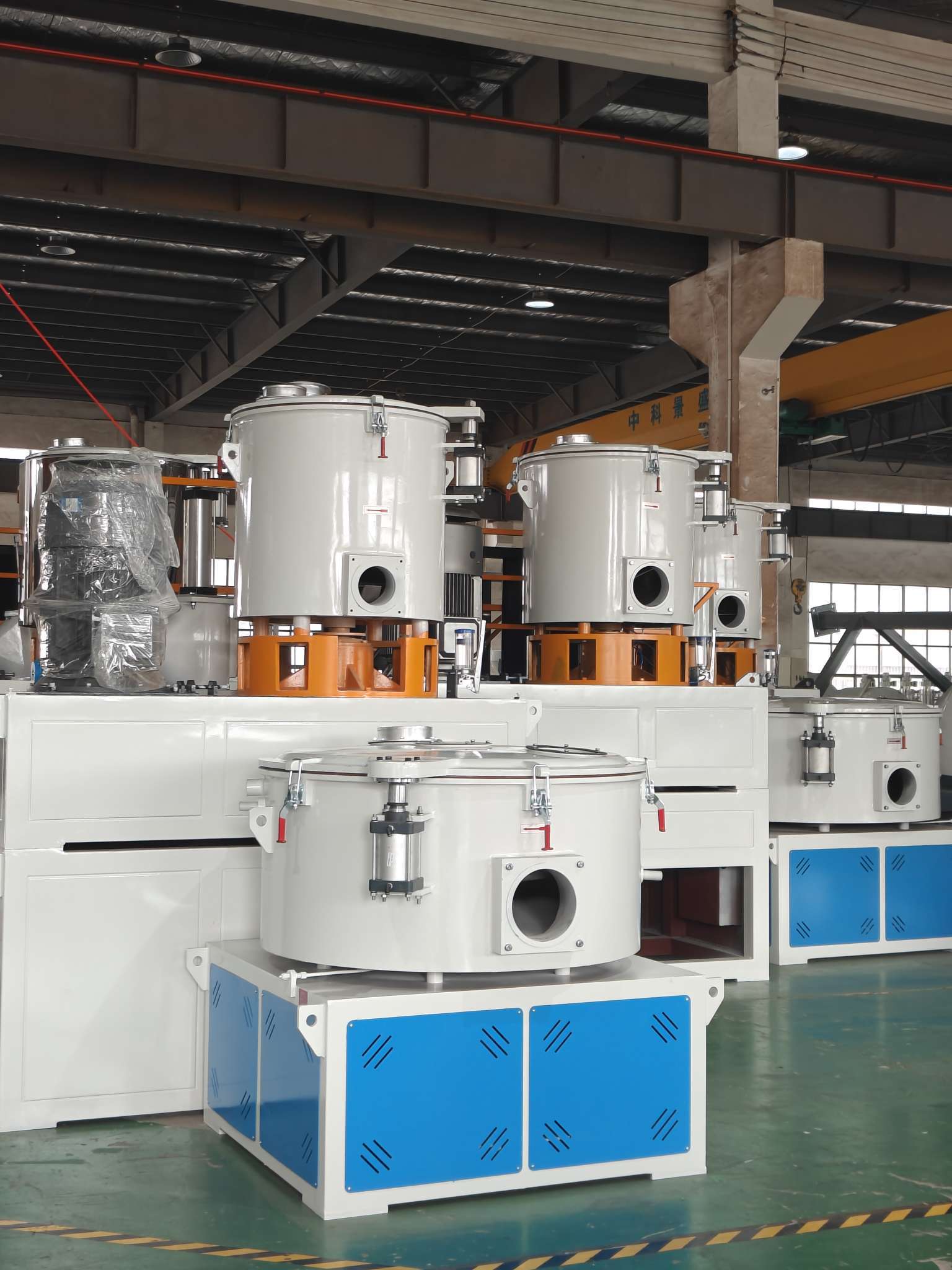 SRL-Z  立式混合机组 
SRL-W 卧式混合机组
热混
冷混
高速混合机
塑料混合机
PVC混