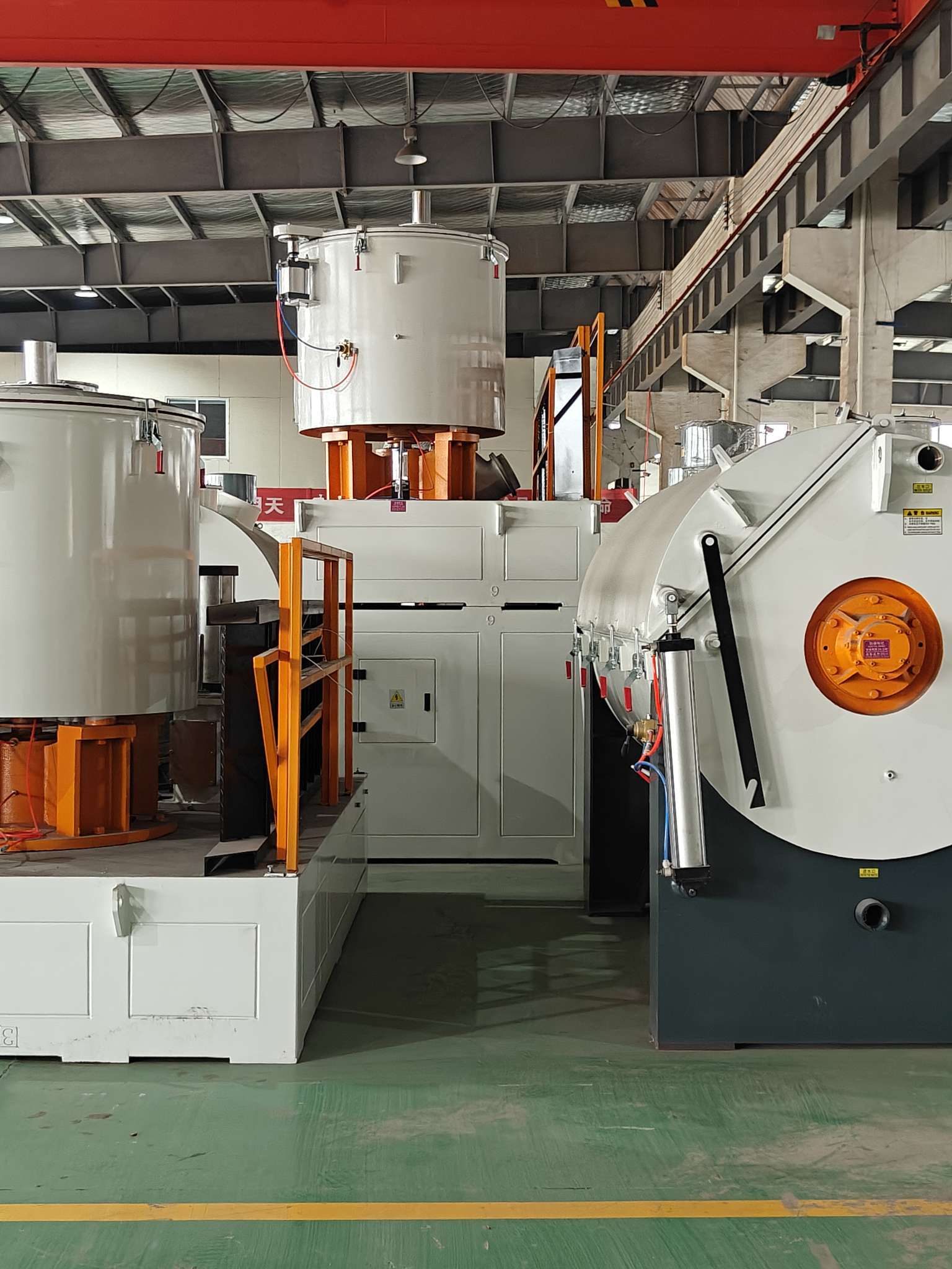 SRL-Z  立式混合机组 
SRL-W 卧式混合机组
热混
冷混
高速混合机
塑料混合机
PVC混