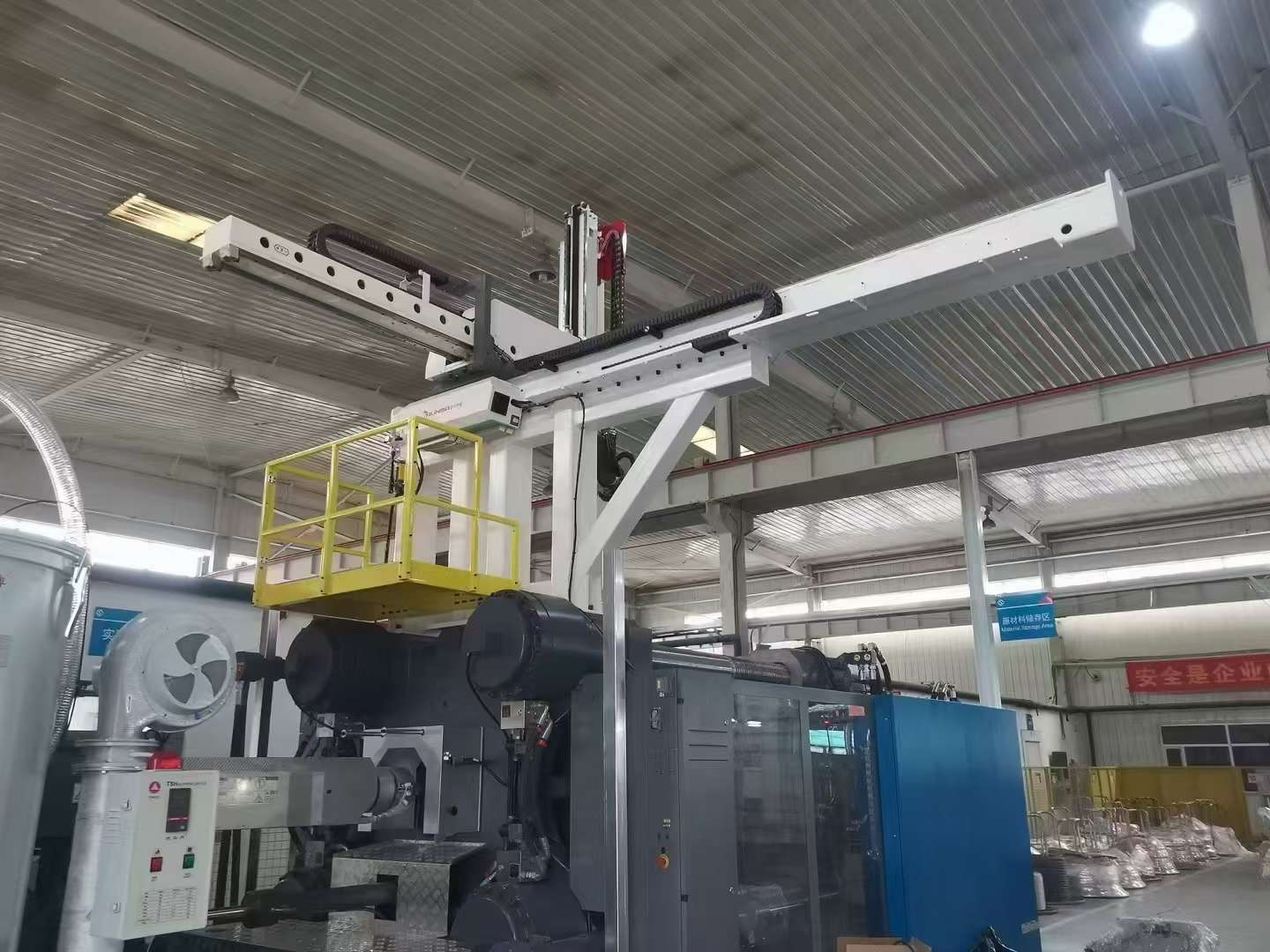 机器人，机械手，液压夹模器，