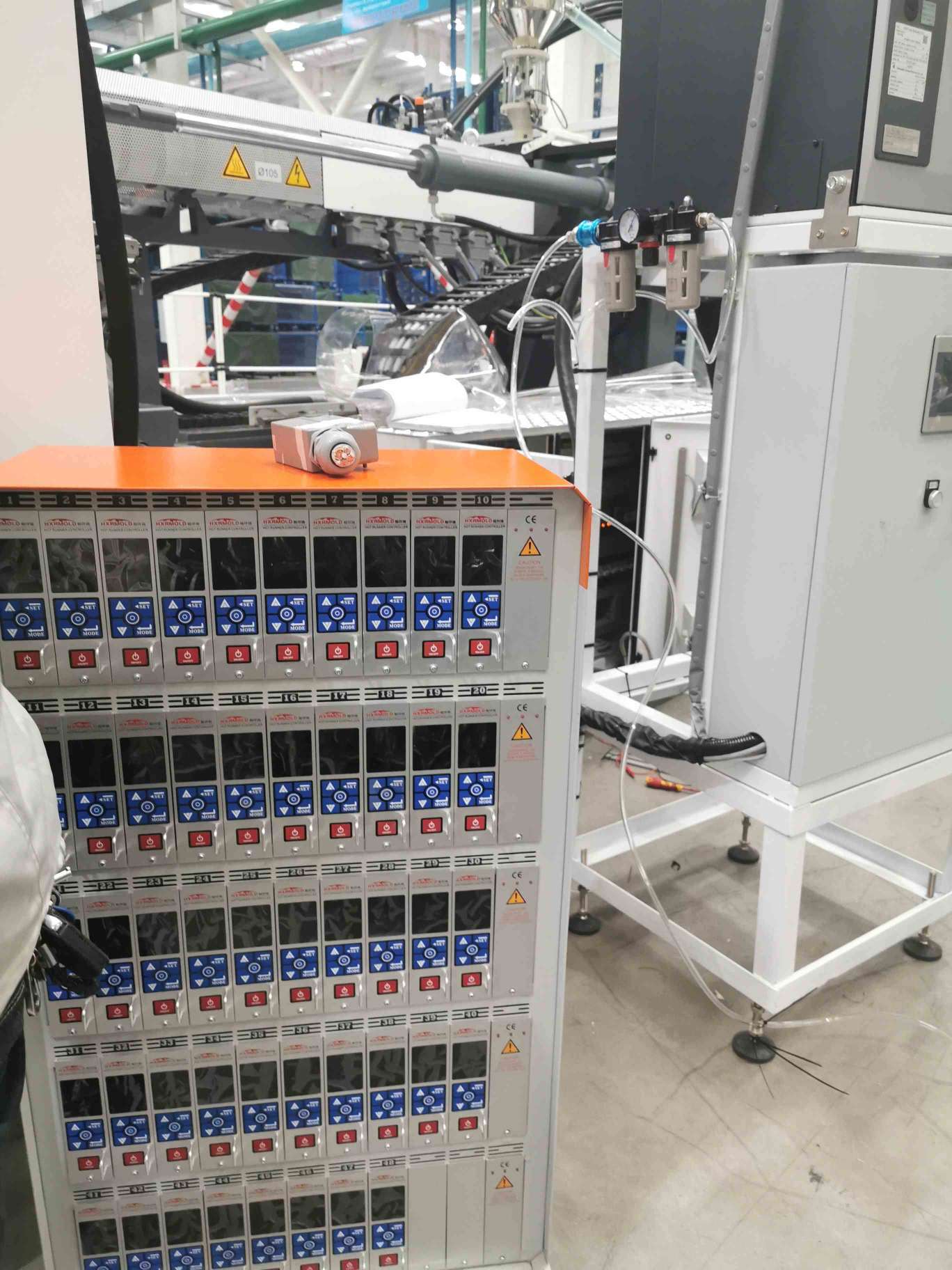 碎料机，冰水机，模温机，温控箱，AGV智能电车，模具监视器