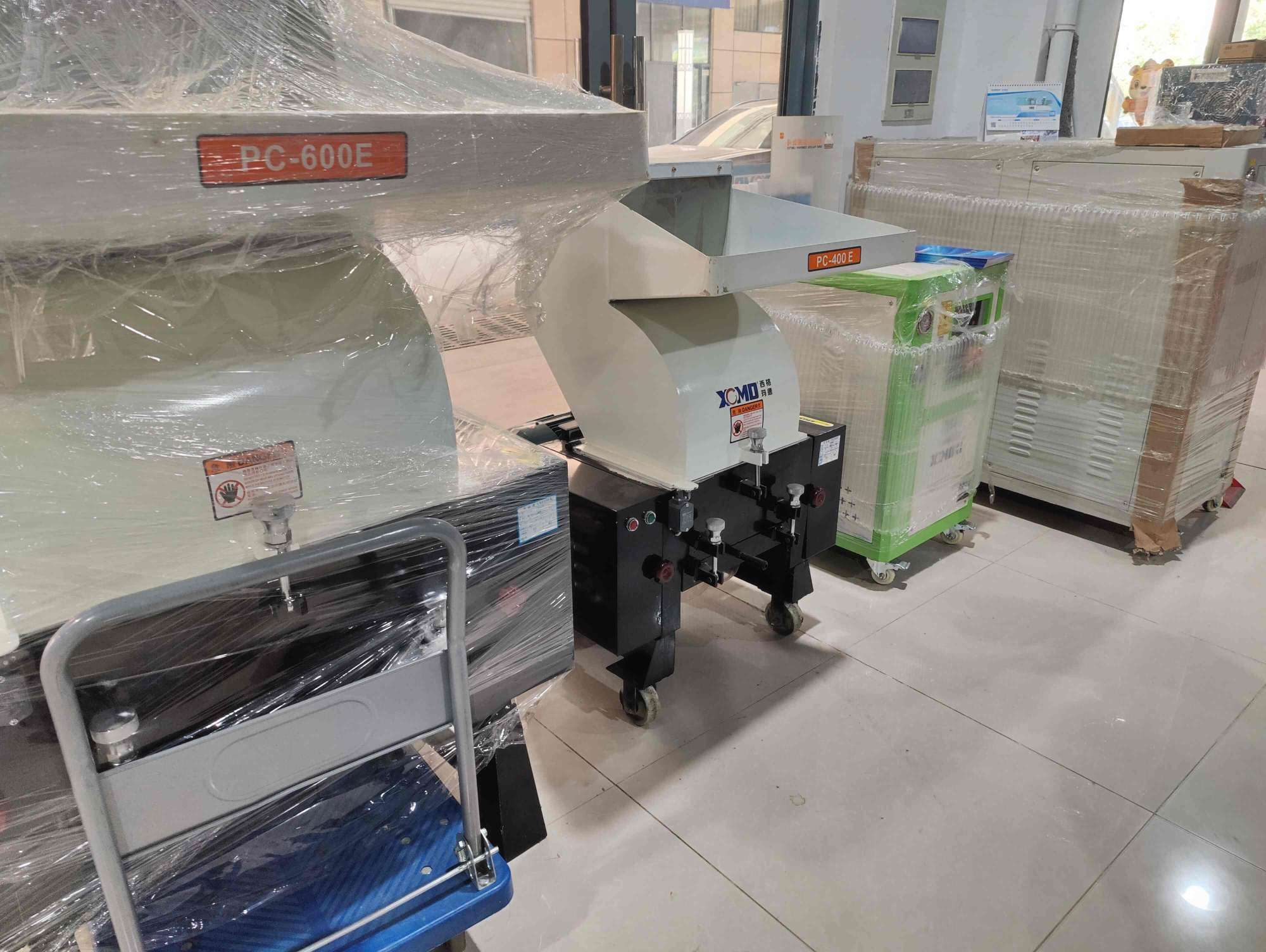 碎料机，冰水机，模温机，温控箱，AGV智能电车，模具监视器