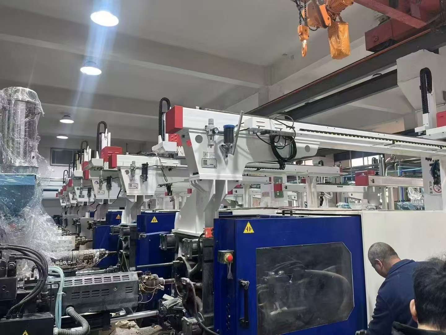 机器人，机械手，液压夹模器，